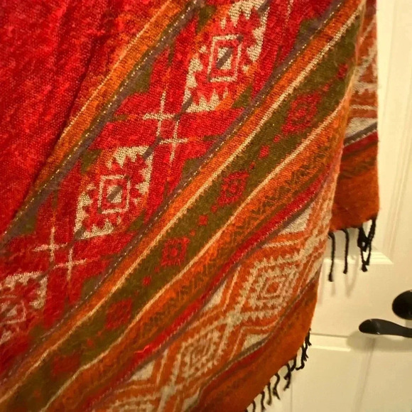 Earthbound Womens Boho Sweater Poncho Vest Wrap Cape High Low Aztec Fringe acryl - Picture 12 of 14